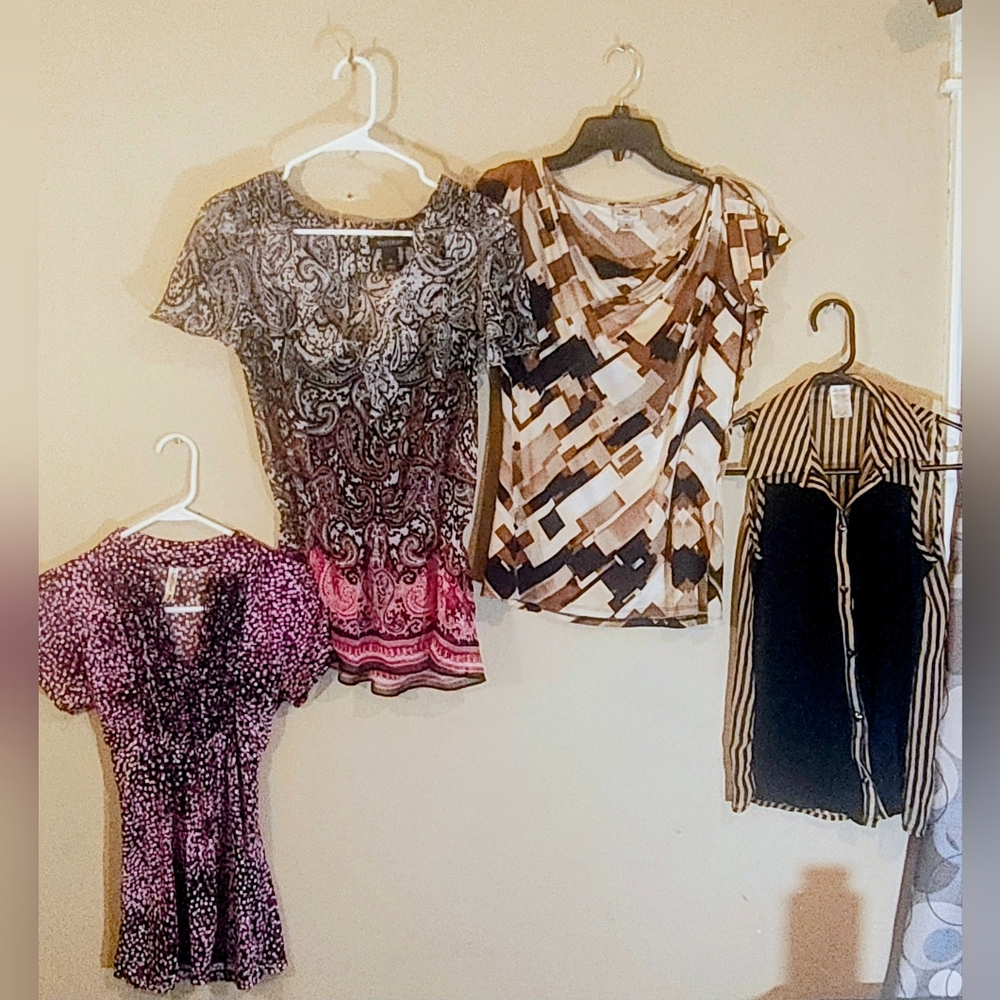 Stylish Women's Patterned Tops Set